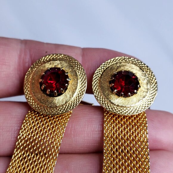 Vintage Gold Tone Mesh Wrap Around Red Faceted Rhinestone Cuff Links - Picture 9 of 12